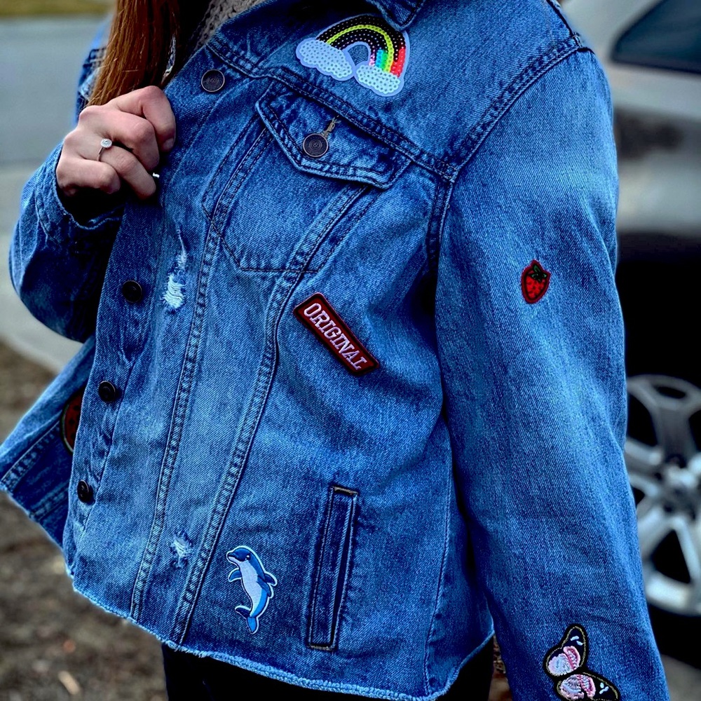 🌸 Denim jacket with cute sewed on patches 🌸